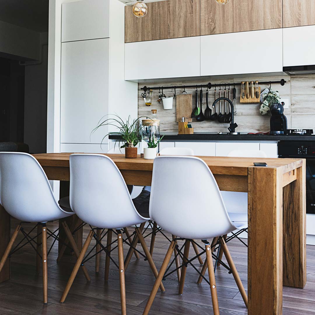 hire a reno company in kelowna or build new