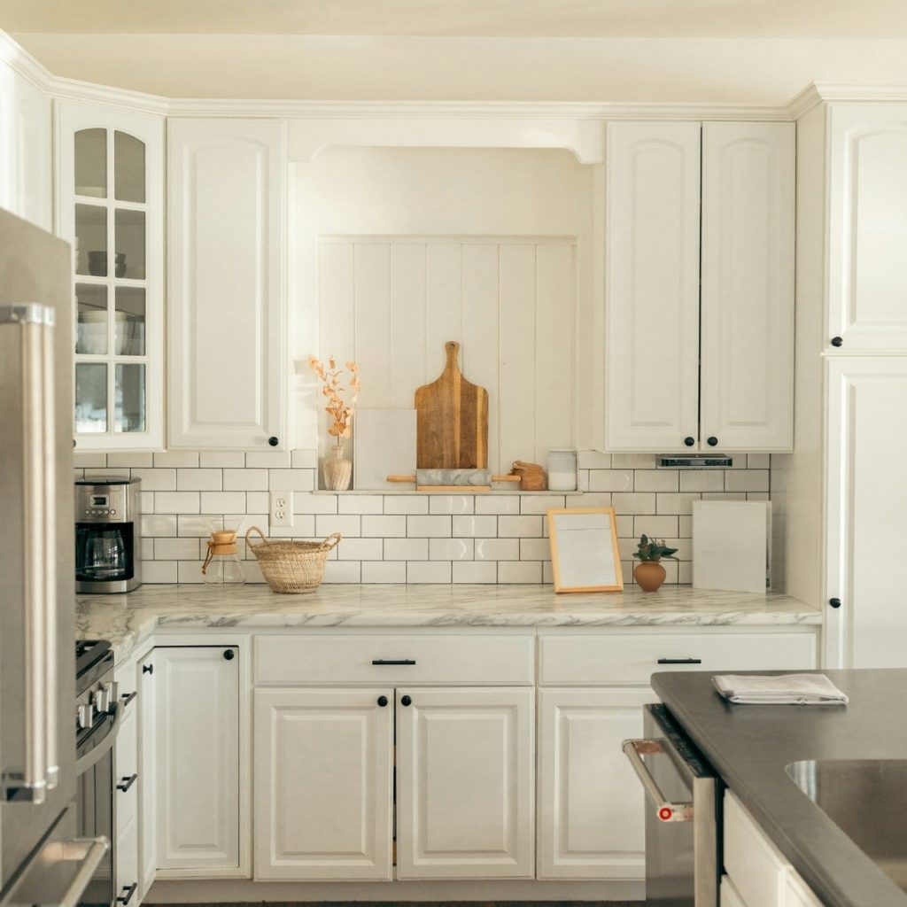 affordable-white-kitchen-cabinets-kelowna